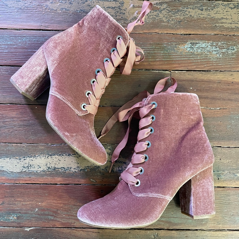 Kenneth Cole Reaction Pink Velvet Heeled Boots